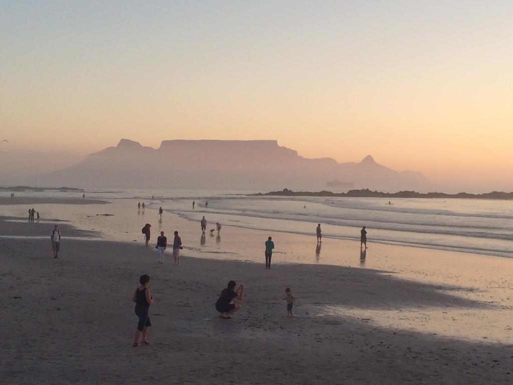 5 Options Guest House Bloubergstrand Extérieur photo