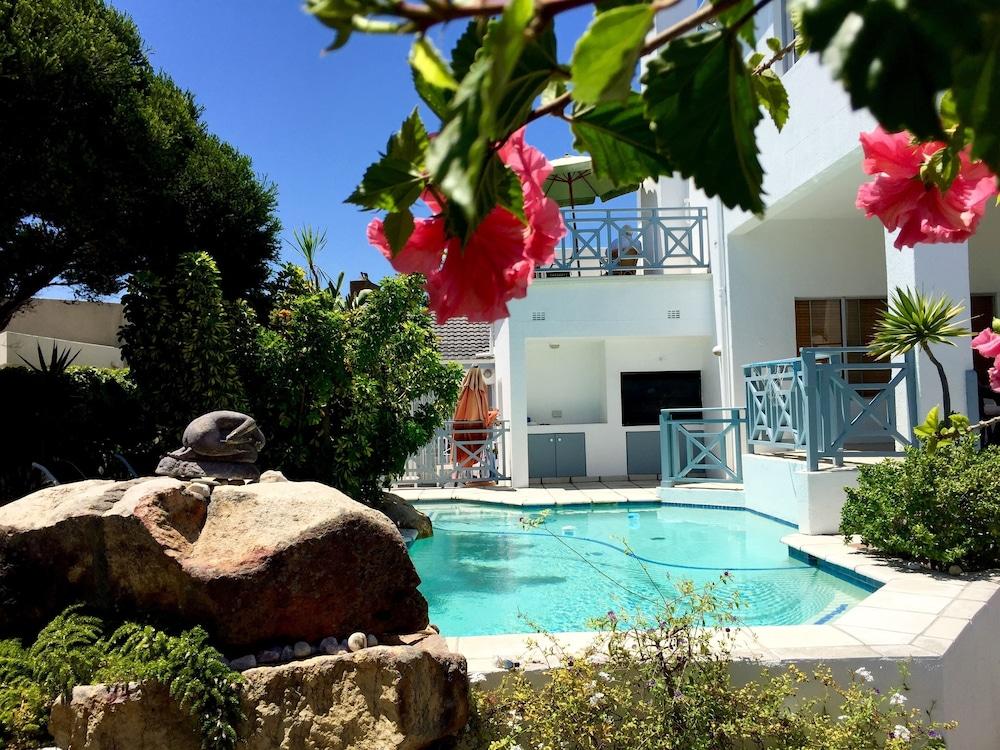5 Options Guest House Bloubergstrand Extérieur photo