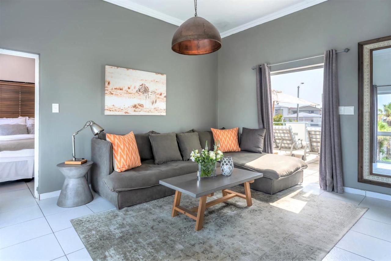 5 Options Guest House Bloubergstrand Extérieur photo