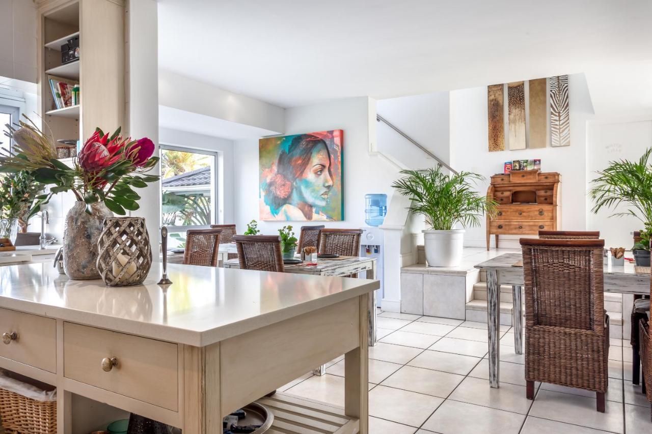 5 Options Guest House Bloubergstrand Extérieur photo